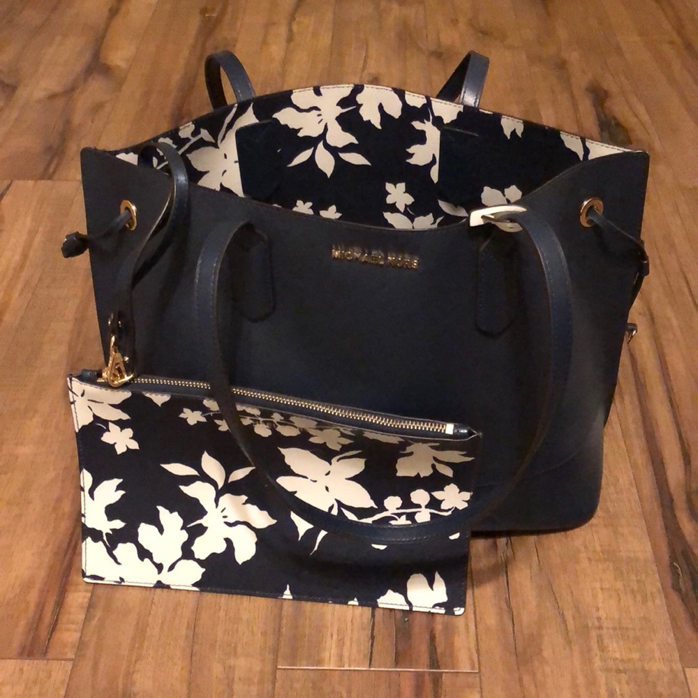 Michael Kors Navy Tote with extra bag!